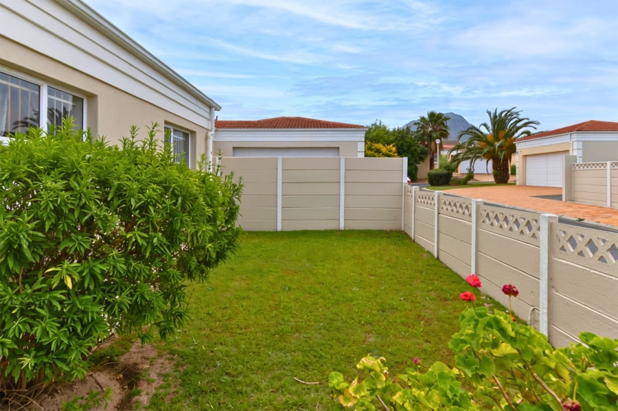 2 Bedroom Property for Sale in Somerset Ridge Western Cape